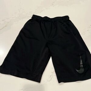 Nike kids size large basketball shorts